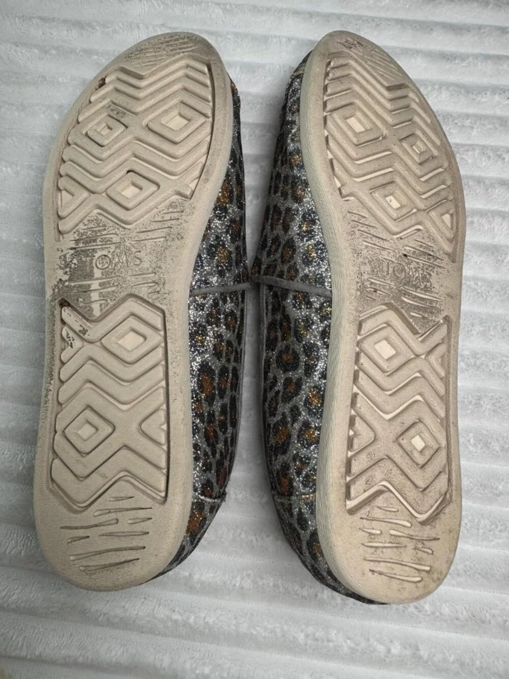 TOMS Silver Glitter Animal‎ Print Slip On Shoes Women’s 9
